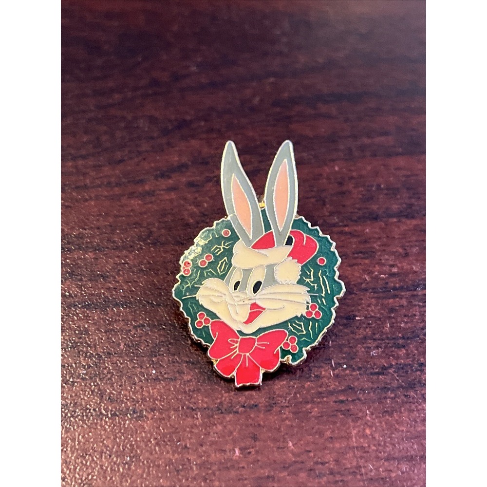 Vintage Looney Tunes Bugs Bunny Christmas Holiday Wreath Lapel Hat Pin